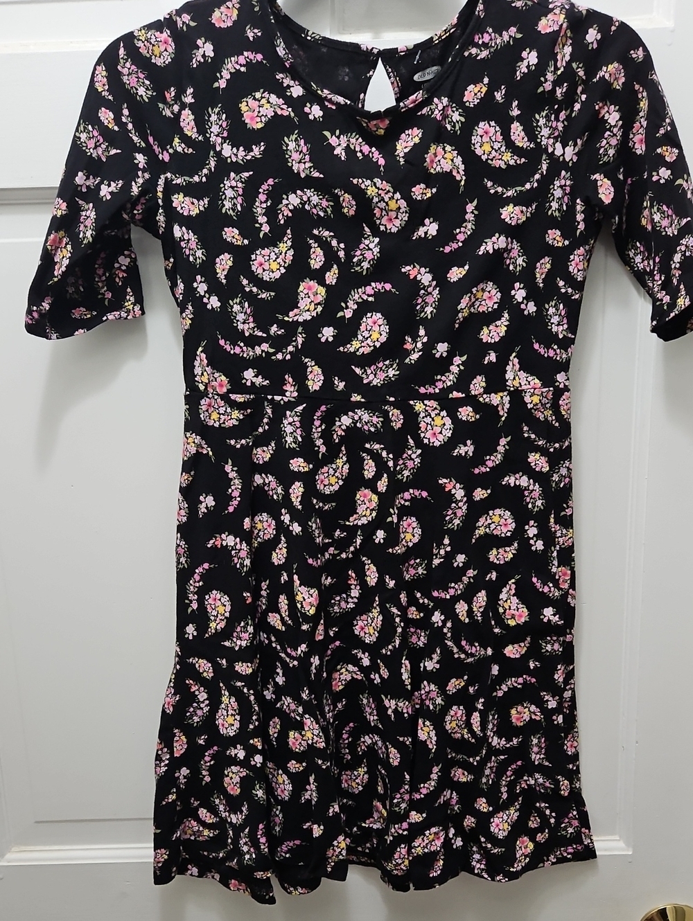 Black Floral Short Sleeve Dress with Pink Accent Old Navy 10/12